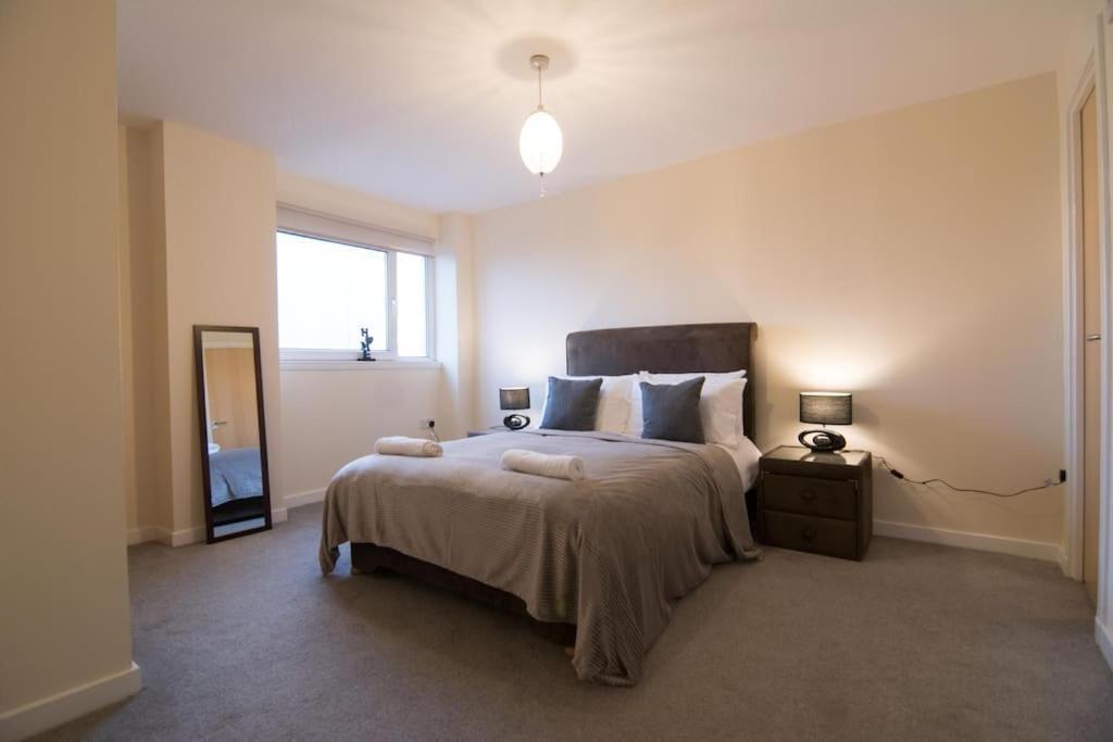 Apartament Executive 2 Bed 2 Bath - Free Parking Glasgow Zewnętrze zdjęcie